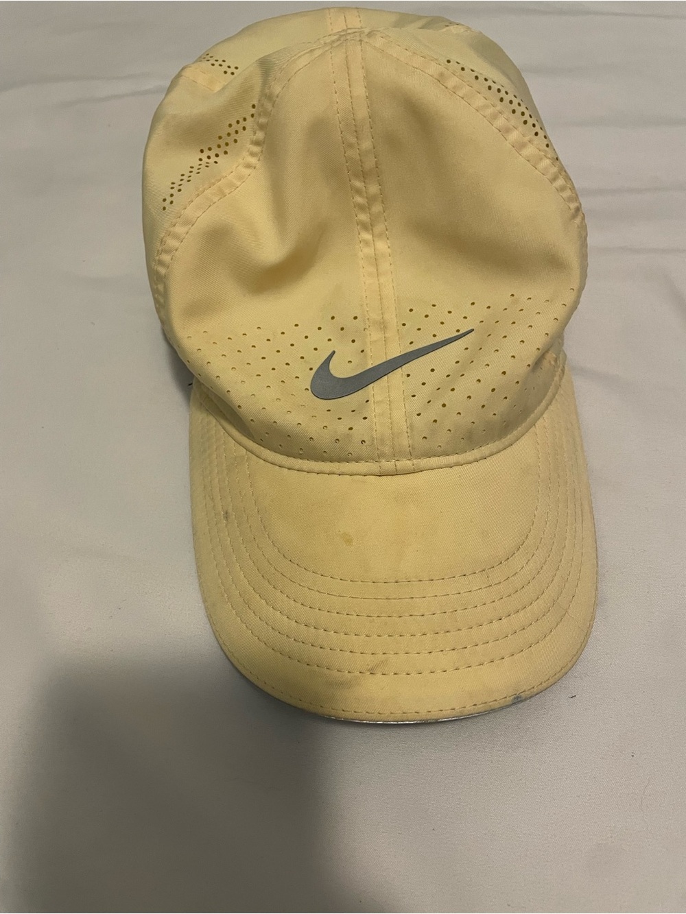 Nike Featherlight Dri-FIT Pale Yellow and Black Cap